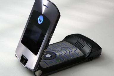 смартфон-раскладушка, Motorola