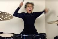 Девятилетняя барабанщица покорила Сеть исполнением кавера Nirvana