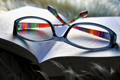 книга и очки