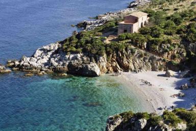 Заезжай и живи: на Сицилии продают дома за €1