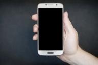 смартфон в руке