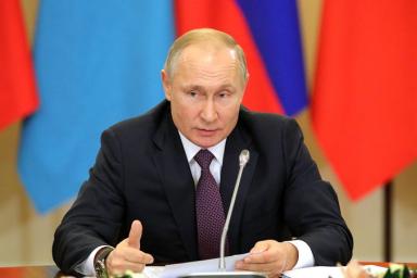 «Много не пейте». После саммита СНГ в Санкт-Петербурге Путин угощал коллег шампанским