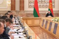 Лукашенко – правительству: давайте будем определяться без лишних «стенаний и страданий»