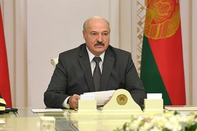Лукашенко потребовал увеличить число парковочных мест