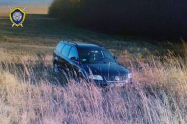 В Новогрудке мужчина угнал машину у собутыльника и застрял в поле