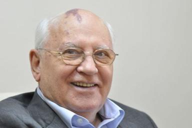 Горбачев попал в больницу в тяжелом состоянии