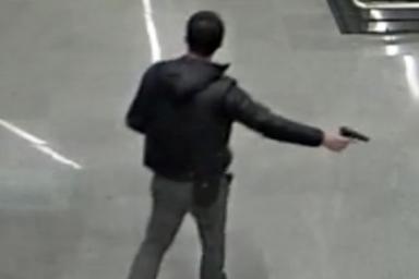 Мужчина устроил стрельбу в московском метро
