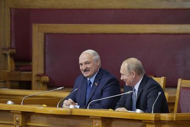 «Сколько Беларуси стоит Россия»: стало известно, что было написано в справке, которую Лукашенко передал Путину 