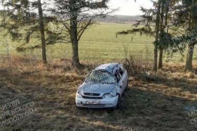 Под Чаусами несколько раз перевернулся Opel: пострадали три человека