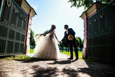 Жених опоздал на свадьбу, а невеста вышла замуж за другого
