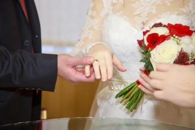 Молодожены расстались через 2 часа после свадьбы: причина развода вас удивит