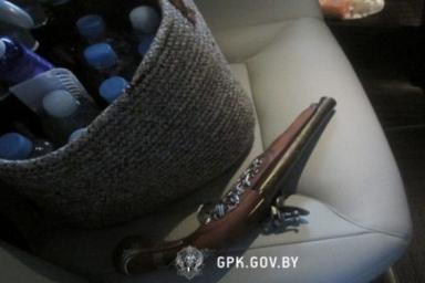 Женщина прорывалась в Беларусь с дуэльным пистолетом