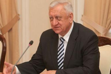 Совет Республики принял отставку Мясниковича