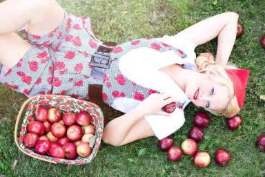 Ученые заявили, что яблоки с пятнами опасны для здоровья