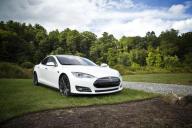 автомобиль белого цвета