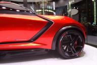 автомобиль в автосалоне