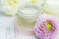 Женщина стала инвалидом после 7 лет использования антивозрастного крема