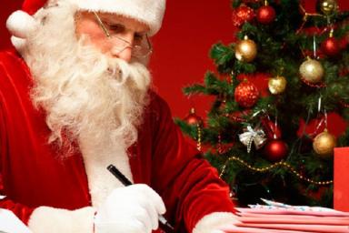 Мужчина в костюме Деда Мороза раздавал детям снюс вместо конфет 