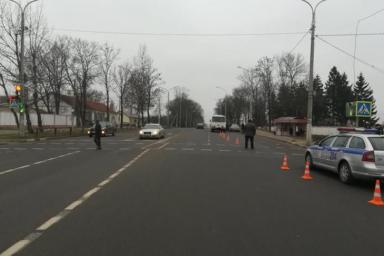В Витебске на переходе микроавтобус сбил 11-летнюю девочку