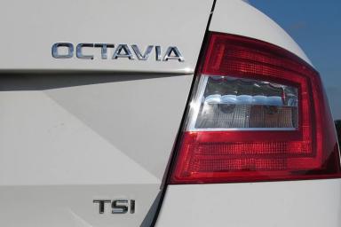 автомобиль Skoda Octavia, задний фонарь