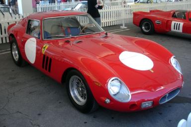 автомобиль Ferrari