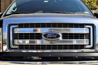 радиаторная решётка автомобиля Ford