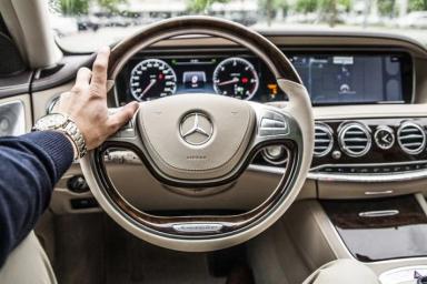 салон автомобиля Mercedes