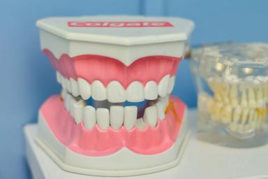 Стоматологи назвали полезные и вредные продукты для здоровья зубов