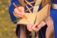 Полицейские-язычники расследуют убийства скота в британском лесу