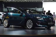 автомобиль Opel