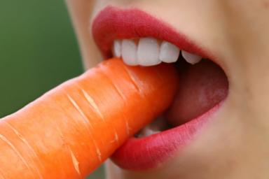 рот, морковь