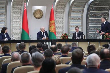 Лукашенко: дисциплина в выполнении поручений у местной власти, мягко говоря, хромает
