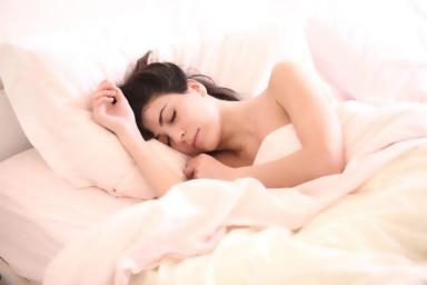 7 удивительных вещей, которые происходят с нами во время сна