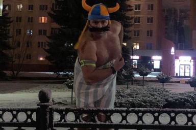 Житель Новополоцка пробежался по улицам в костюме Обеликса и стал героем соцсетей 