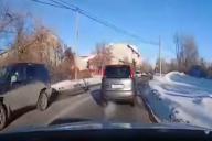 санки с ребёнком к авто