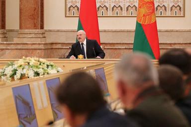 Лукашенко о запуске БелАЭС: «Белорусы будут блины выпекать на электроплите, на автомобилях электрических ездить»