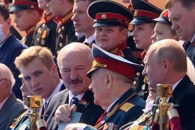 Похож на принца Уильяма: Внешность 15-летнего сына Лукашенко на параде Победы привлекла внимание девушек