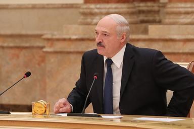 Лукашенко напомнил одному из потенциальных кандидатов, чтобы тот рассказал о причинах увольнения