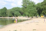 Как минчане спасаются от жары. Смотрите в нашем фоторепортаже