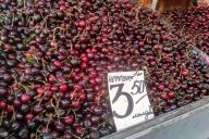 Черника, земляника, малина. Чем закупиться на «Комаровке»