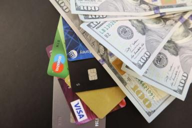 В Лиде мужчина с чужой банковской карты потратил на личные расходы более Br 80
