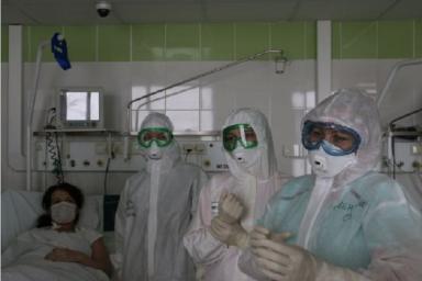 «С горечью в душе». Караник рассказал о работе белорусских врачей в условиях COVID-19