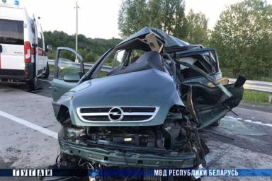 Под Оршей Opel влетел в грузовик: двое погибли