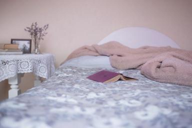 Как сделать спальню более чувственной и романтичной: 5 лайфхаков