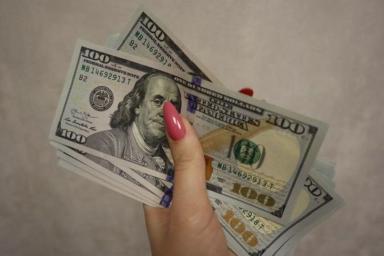 В Беларуси доллар стал еще дешевле. Курсы валют на 23 июня 2020 года