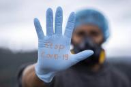 Беларусь живее всех живых. Как изменилась ситуация с коронавирусом после парада 9 мая