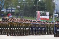 В Сеть слили видео с нападением солдата на машину ФСО перед парадом в Москве