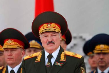 Песков не подтвердил присутствие Лукашенко на параде в Москве