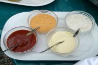 Идеален к мясу и курице: как приготовить кисло-сладкий соус в домашних условиях