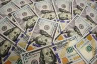 Курс доллара снижается на открытии торгов на БВФБ во вторник